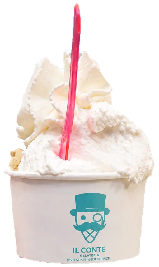 Una coppetta col logo del Conte, con gelato alla fragola e fior di latte e la panna